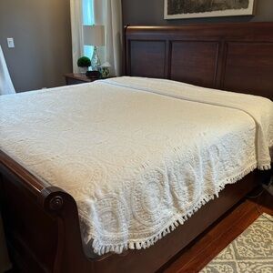 VTG SALE Cannon Classic Fringed White Matelassé Cotton Bedspread Quee…